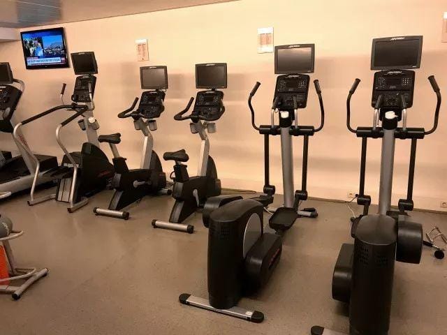 希尔顿钻石待遇初体验 - 阿姆斯特丹中央车站逸林酒店(DoubleTree Amsterdam Centraal)入住体验报告 希尔顿钻石待遇初体验 - 阿姆斯特丹中央车站逸林酒店(DoubleTree Amsterdam Centraal)入住体验报告