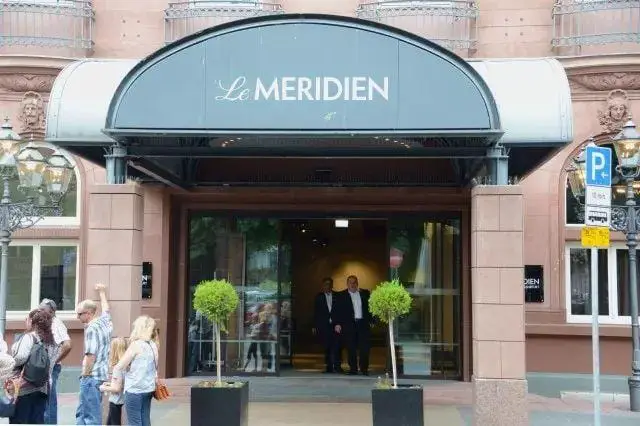 所以这是两家酒店?! - 法兰克福艾美酒店(Le Méridien Frankfurt)入住体验报告 所以这是两家酒店?! - 法兰克福艾美酒店(Le Méridien Frankfurt)入住体验报告