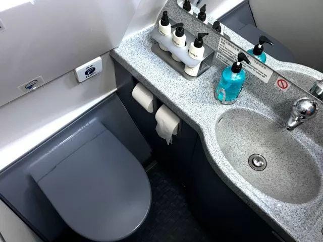 舌尖上的短途飞行 - 国泰港龙航空HKG - CNX(香港 - 清迈)商务舱体验报告 舌尖上的短途飞行 - 国泰港龙航空HKG - CNX(香港 - 清迈)商务舱体验报告