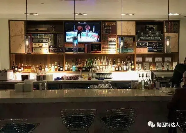 最尊贵福利白金卡 - Amex Platinum(新增Saks Fifth Avenue报销) 最尊贵福利白金卡 - Amex Platinum(新增Saks Fifth Avenue报销)