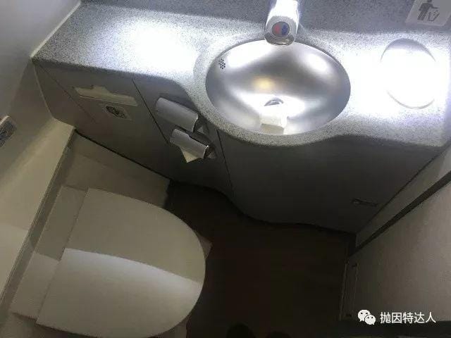 五星级航司全新A330 - 长荣航空HKG - TPE(香港 - 台北)商务舱体验报告 五星级航司全新A330 - 长荣航空HKG - TPE(香港 - 台北)商务舱体验报告