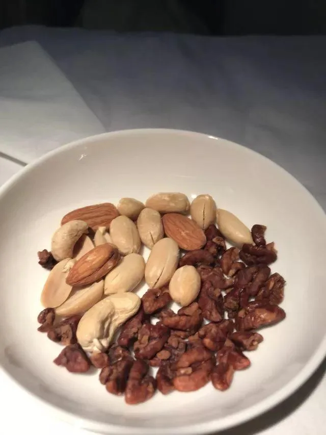 餐食有待提高 - 南航商务舱SFO - CAN(旧金山 - 广州)商务舱体验报告 餐食有待提高 - 南航商务舱SFO - CAN(旧金山 - 广州)商务舱体验报告