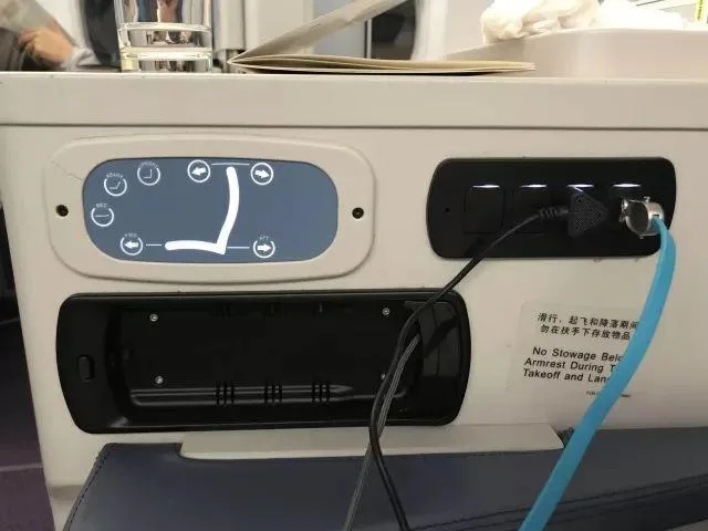 餐食有待提高 - 南航商务舱SFO - CAN(旧金山 - 广州)商务舱体验报告 餐食有待提高 - 南航商务舱SFO - CAN(旧金山 - 广州)商务舱体验报告