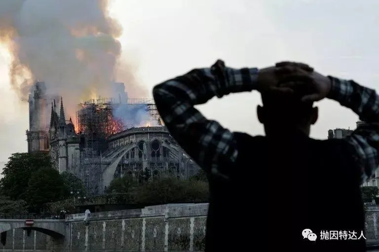 记一次与巴黎圣母院短暂的邂逅 记一次与巴黎圣母院短暂的邂逅