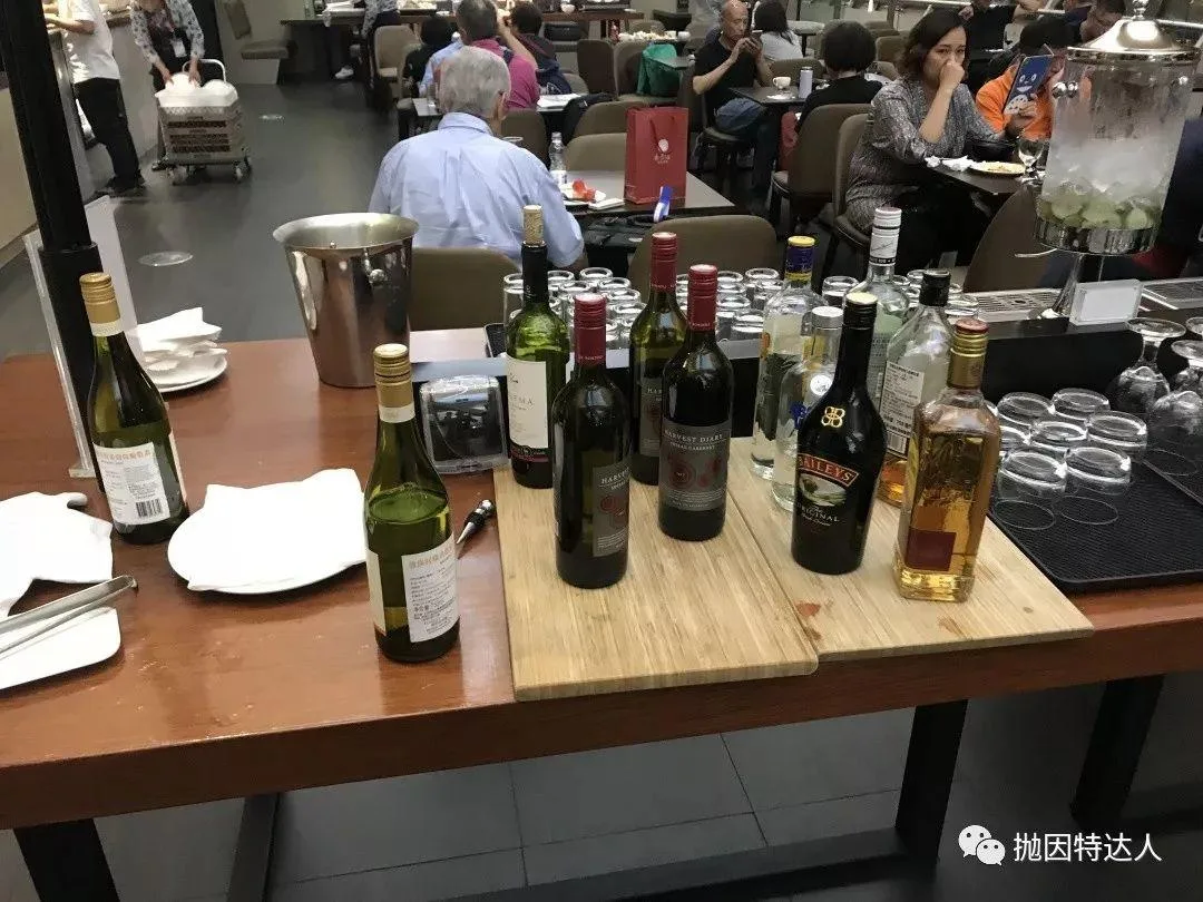 Priority Pass中国最佳休息室之一 - 上海浦东机场77号东航环亚休息室体验报告 Priority Pass中国最佳休息室之一 - 上海浦东机场77号东航环亚休息室体验报告