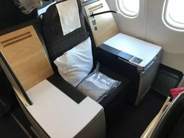 1000美元的伦敦 - 香港平躺往返商务舱