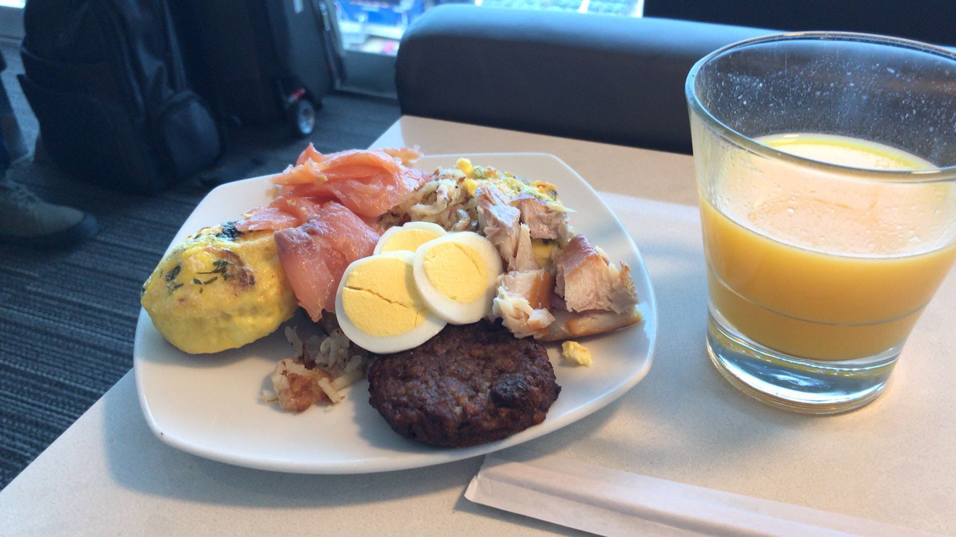 贫穷PhD的商务舱初体验 - 美国航空AA B787-9(洛杉矶 - 上海) 商务舱报告 3 C:\Users\tsw05\AppData\Local\Temp\WeChat Files\23879905264733194.jpg