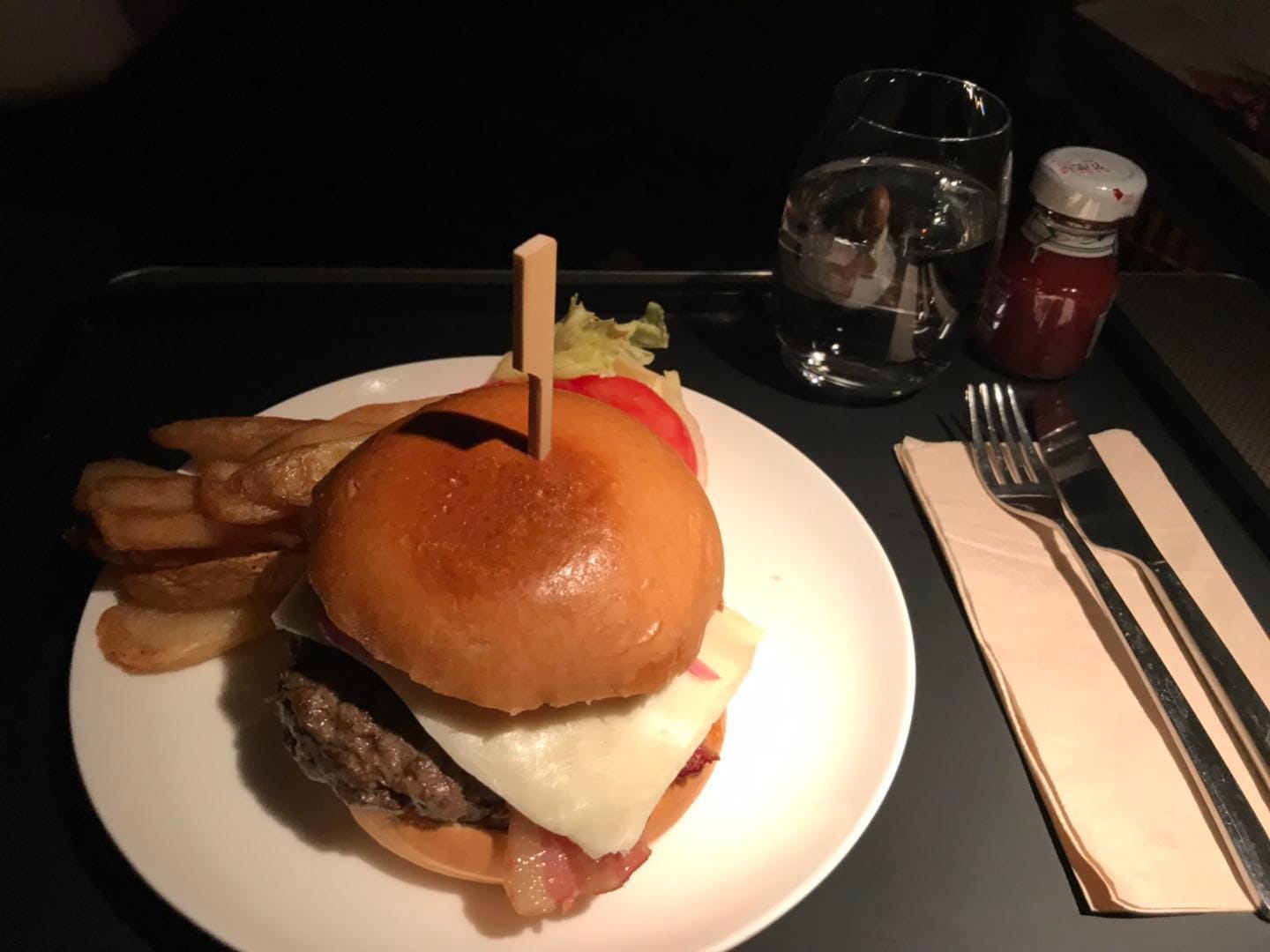 午夜飞行——并不是那么完美的国泰B777-300ER(香港 – 洛杉矶) 商务舱报告 13 C:\Users\tsw05\AppData\Local\Temp\WeChat Files\559677155748469778.jpg