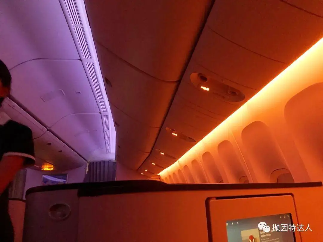 粉红配墨绿,温柔又甜美 - 长荣航空Hello Kitty班机商务舱体验报告 粉红配墨绿,温柔又甜美 - 长荣航空Hello Kitty班机商务舱体验报告