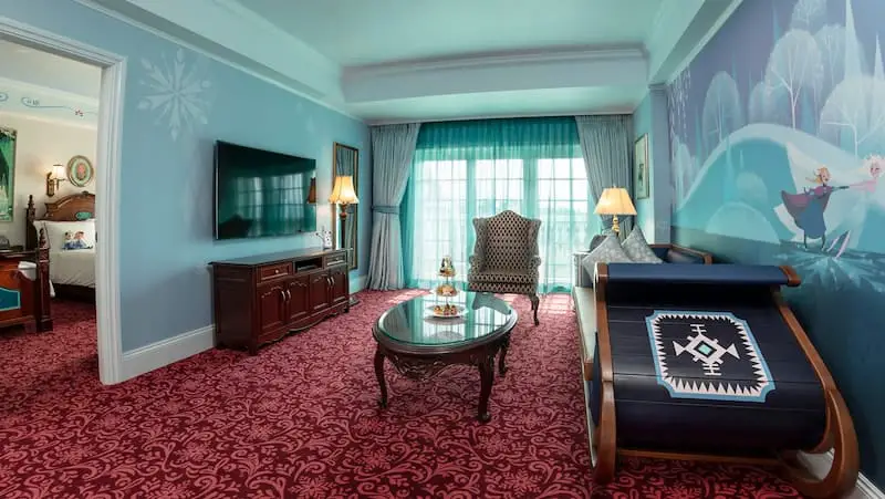 魔法王国的荣光-香港迪士尼乐园酒店初体验 18 Image result for hong kong disneyland hotel frozen suite