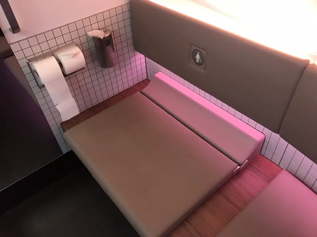 排名第一的土豪航司的至尊头等 - 卡塔尔航空A380-800 DOH - CAN(多哈 - 广州)头等舱体验报告 21 排名第一的土豪航司的至尊头等 - 卡塔尔航空A380-800 DOH - CAN(多哈 - 广州)头等舱体验报告