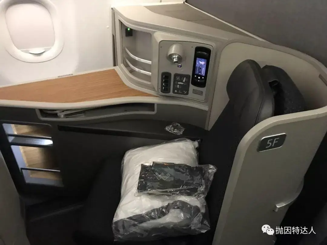 《第一次美国境内商务舱平躺体验 - 美国航空A321T JFK - LAX（纽约 - 洛杉矶）商务舱体验报告》