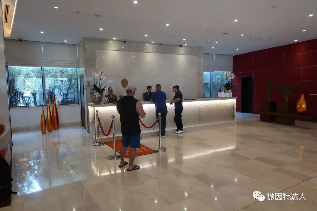 《50美元不到的五星级酒店体验 - 多哈商业园皇冠假日酒店入住体验报告》