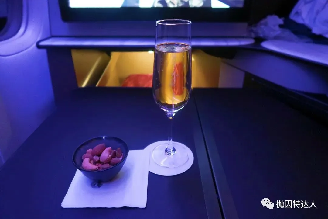 全球最佳商务舱体验如何？卡塔尔航空B777w DOH - BKK（多哈 - 曼谷）Qsuite商务舱体验报告