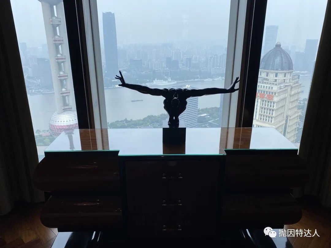 《总统套房极致体验！上海浦东丽思卡尔顿酒店入住体验报告》