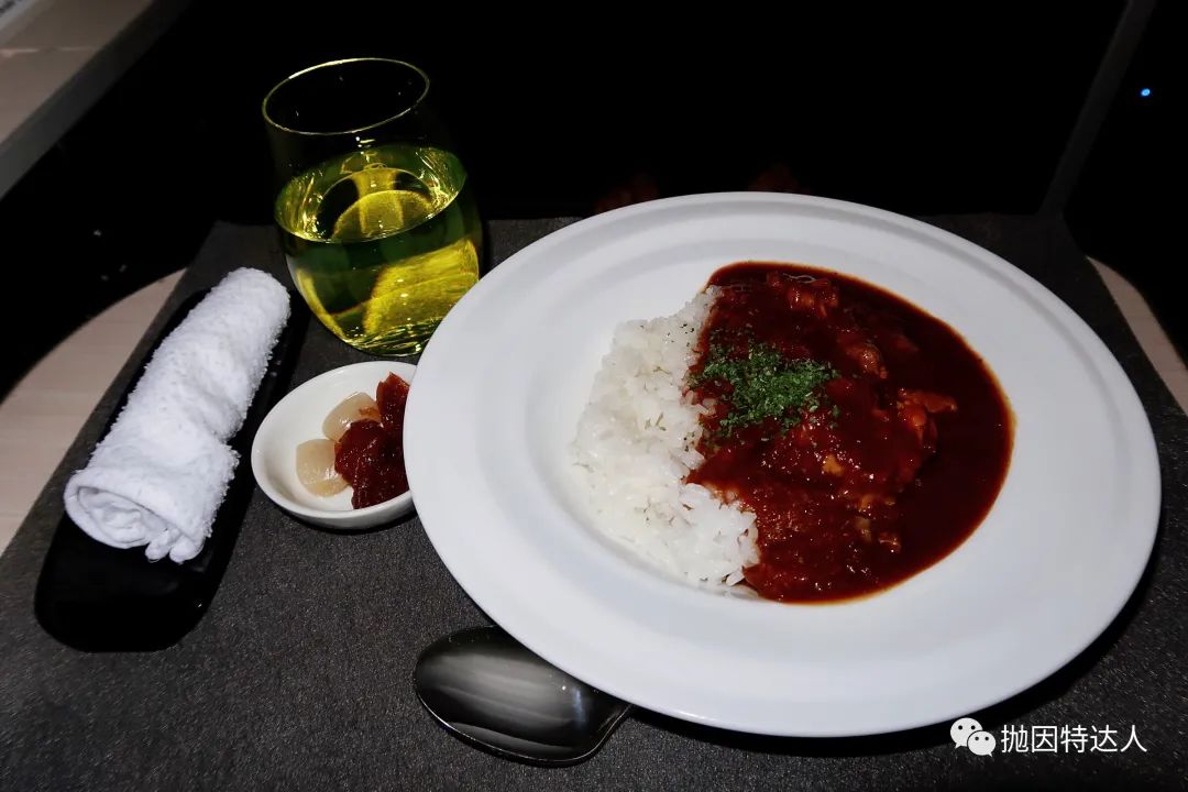 《私密套间 + 商务舱最强餐食 - 日本航空 B777-300ER（东京羽田 - 旧金山）商务舱体验报告》