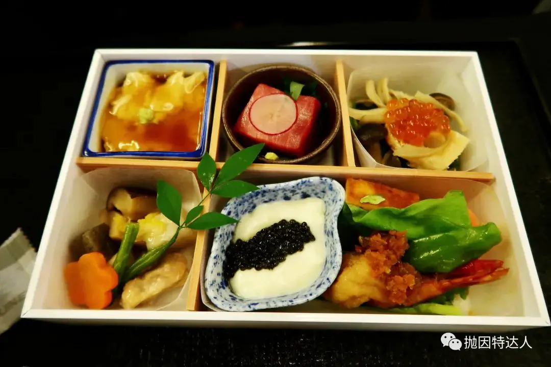 《私密套间 + 商务舱最强餐食 - 日本航空 B777-300ER（东京羽田 - 旧金山）商务舱体验报告》