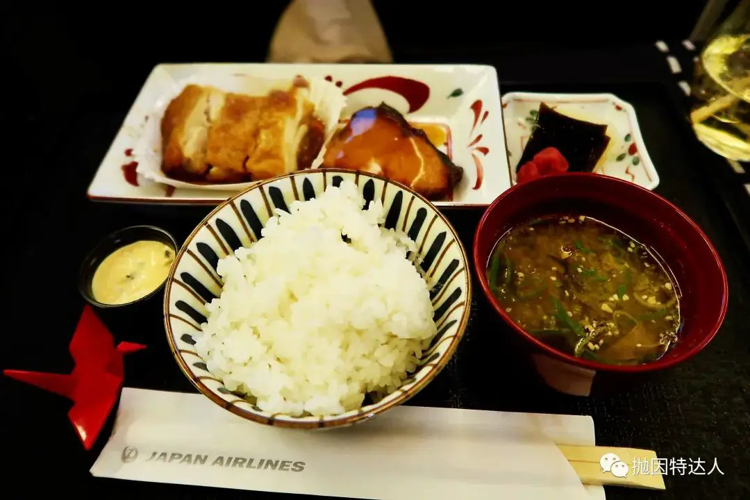 《私密套间 + 商务舱最强餐食 - 日本航空 B777-300ER（东京羽田 - 旧金山）商务舱体验报告》