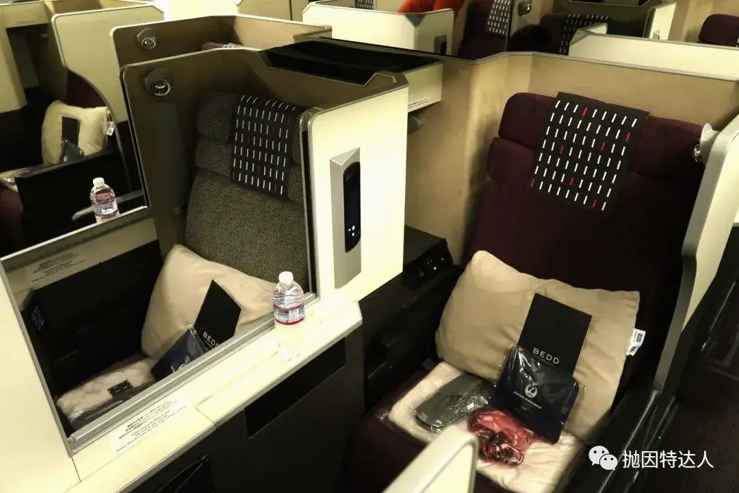 《私密套间 + 商务舱最强餐食 - 日本航空 B777-300ER（东京羽田 - 旧金山）商务舱体验报告》