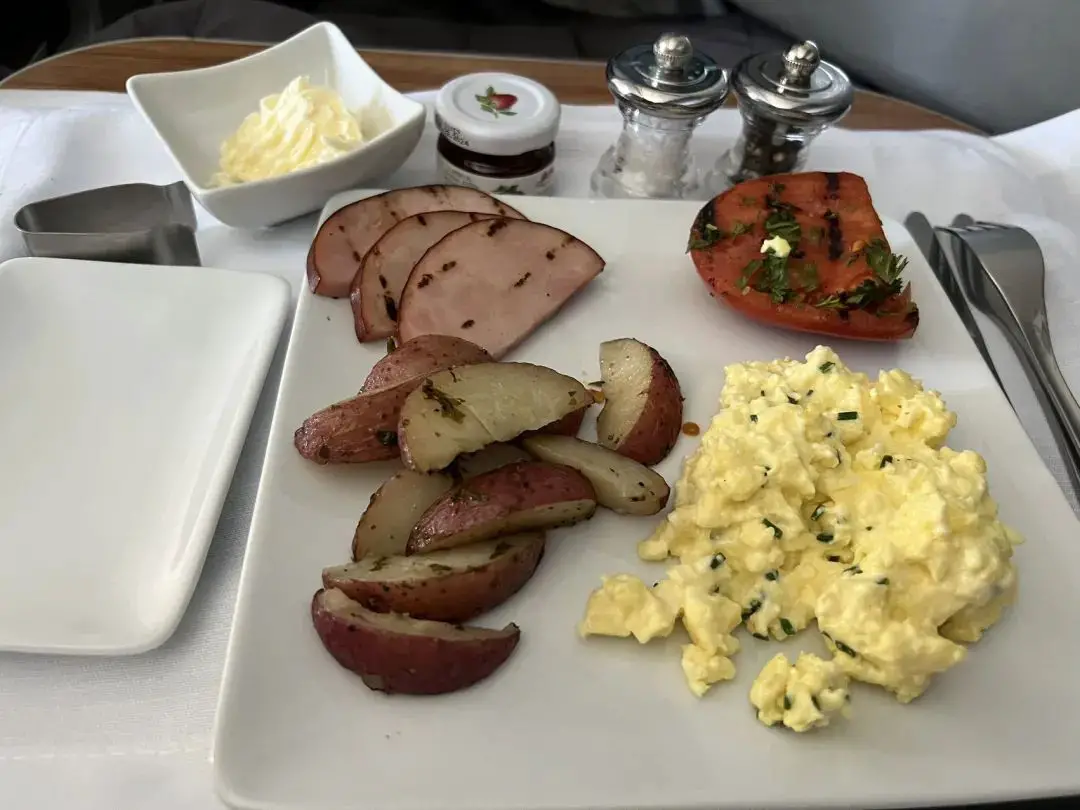 租车三天,赠送跨大陆豪华平躺头等舱机票! 租车三天,赠送跨大陆豪华平躺头等舱机票!