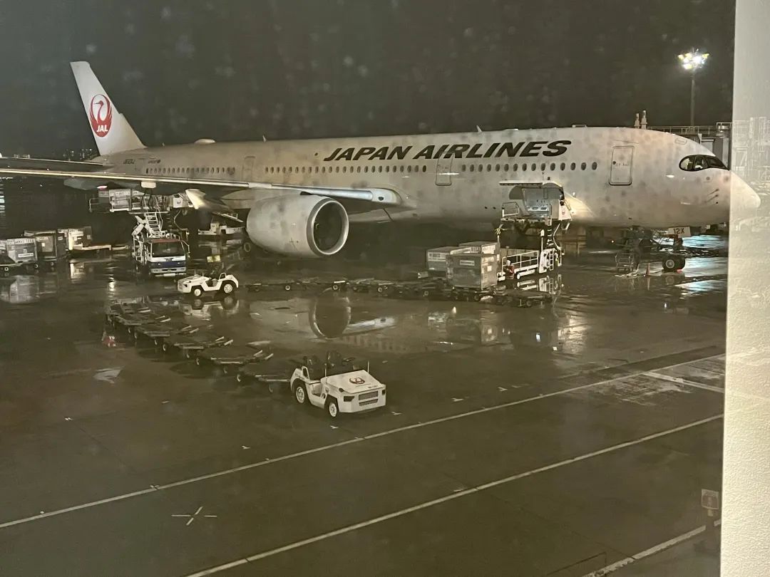 《日航日本境内头等舱原来这么高级 - 日本航空A350-900（大阪伊丹 - 东京羽田）头等舱体验报告》