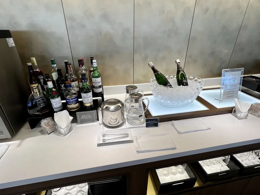 《空中米三，头等舱最强餐饮的热身环节 - 日本航空东京羽田机场（HND）First Class Lounge体验报告》