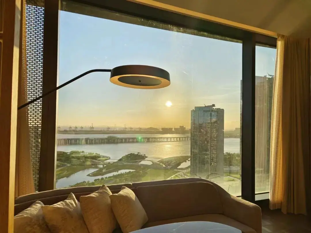 等待4年终于开业,第一时间打卡深圳首家希尔顿顶奢旗舰店! 等待4年终于开业,第一时间打卡深圳首家希尔顿顶奢旗舰店!