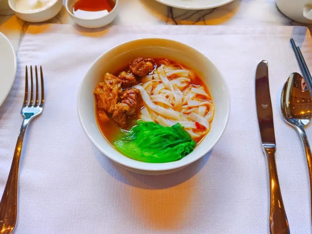 等待4年终于开业,第一时间打卡深圳首家希尔顿顶奢旗舰店! 等待4年终于开业,第一时间打卡深圳首家希尔顿顶奢旗舰店!