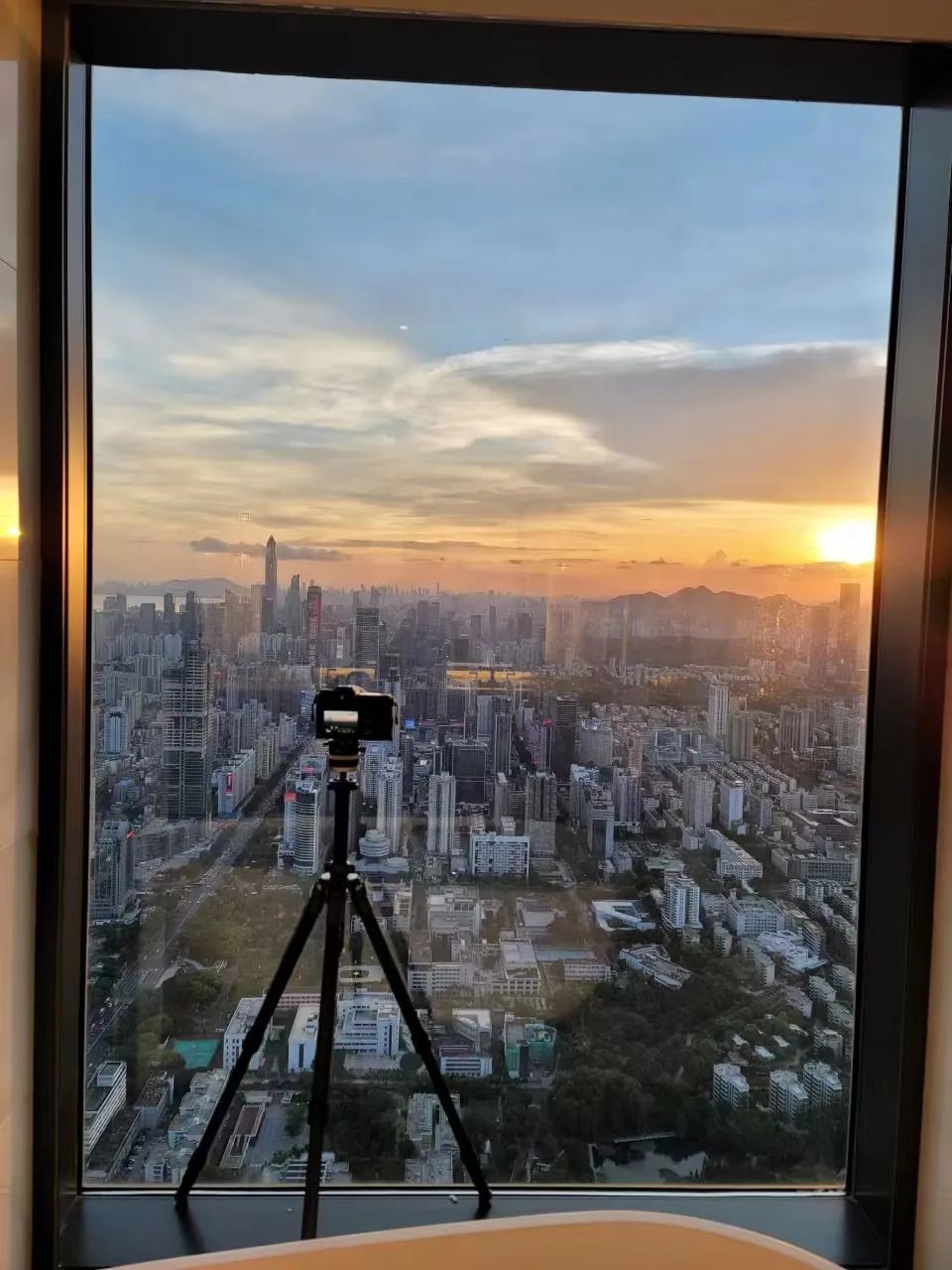 等待4年终于开业,第一时间打卡深圳首家希尔顿顶奢旗舰店! 等待4年终于开业,第一时间打卡深圳首家希尔顿顶奢旗舰店!