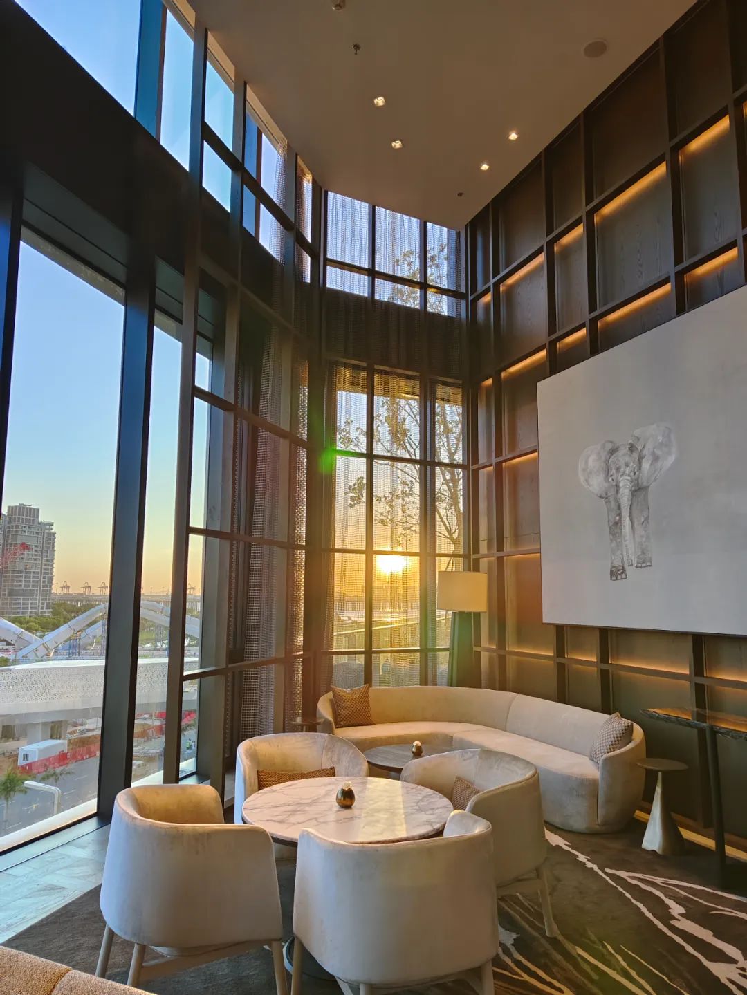 等待4年终于开业,第一时间打卡深圳首家希尔顿顶奢旗舰店! 等待4年终于开业,第一时间打卡深圳首家希尔顿顶奢旗舰店!