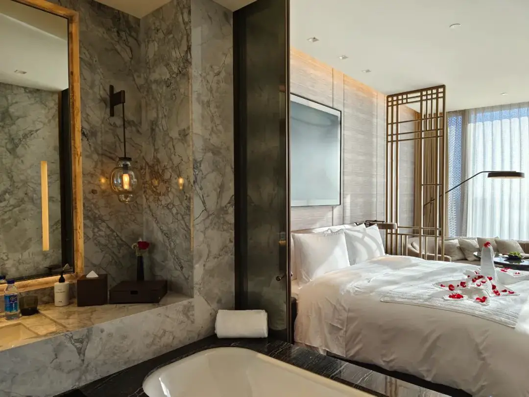 等待4年终于开业,第一时间打卡深圳首家希尔顿顶奢旗舰店! 等待4年终于开业,第一时间打卡深圳首家希尔顿顶奢旗舰店!