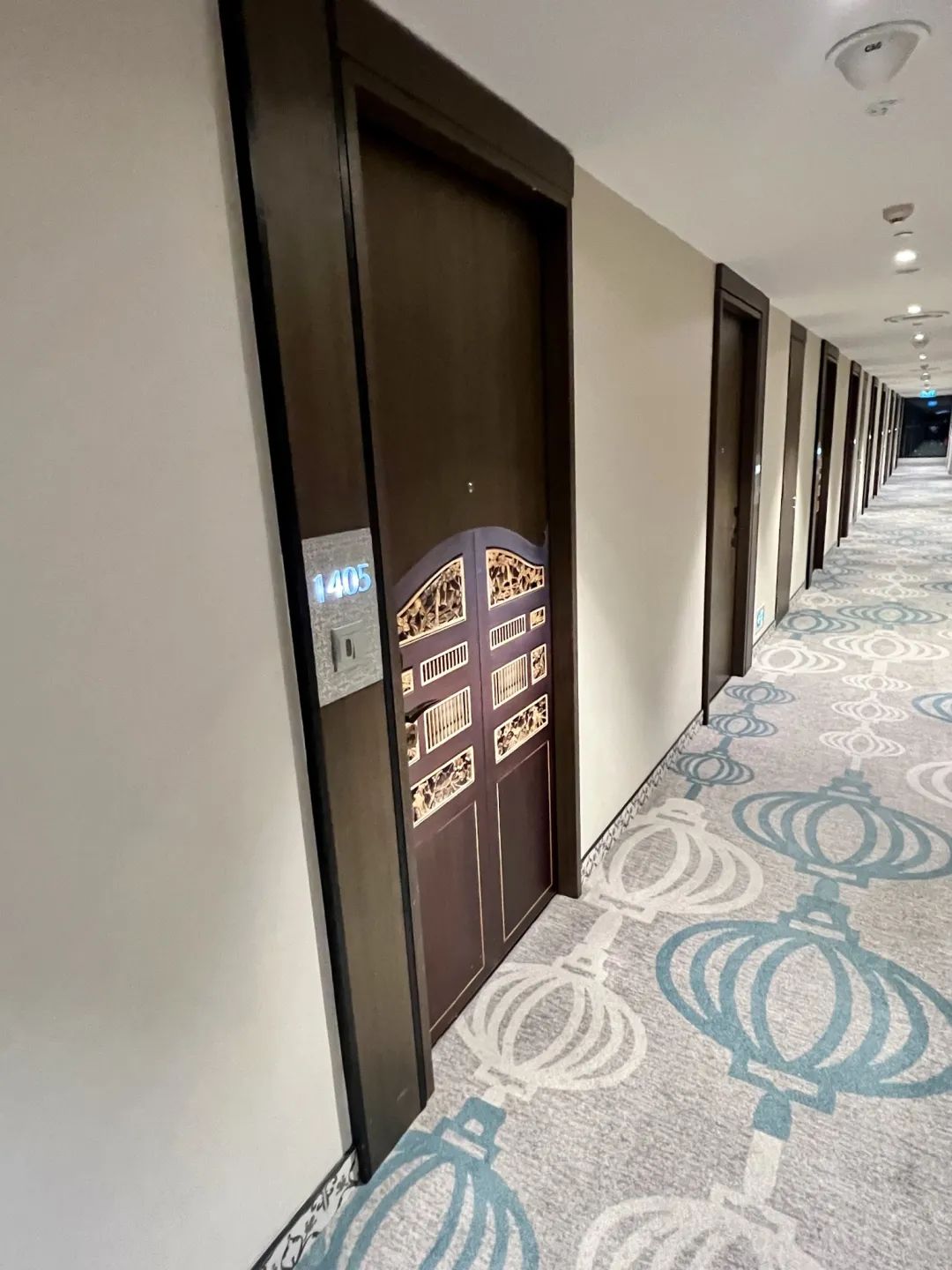 《房间里放痰盂+洗脚盆 - 新加坡加东英迪格酒店（Hotel Indigo Singapore Katong）入住体验报告》