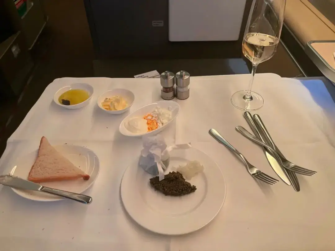 说走就走，寒假旺季通过里程拿下极致奢华的汉莎头等舱回国，这体验太绝了！