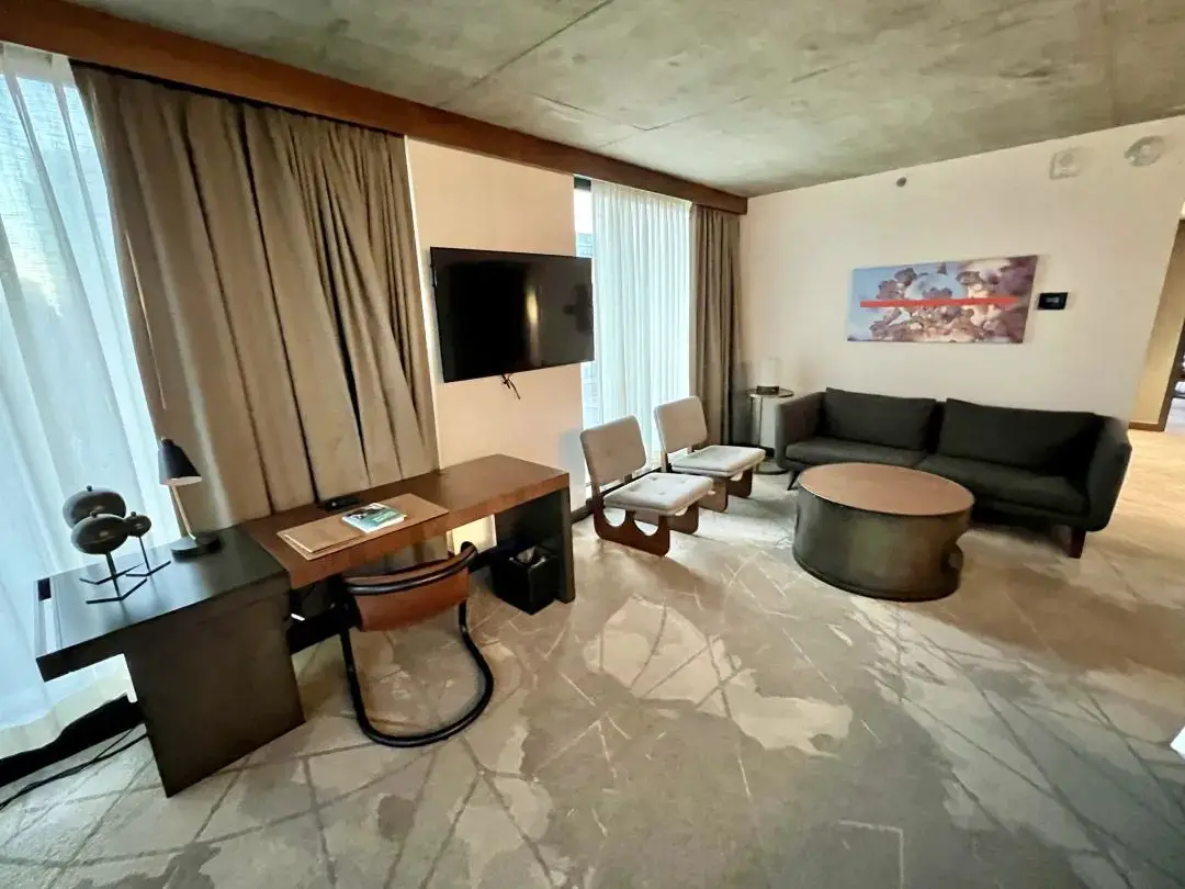 100+平方米超大套房vs北美中式酒店之巅峰,长周末游玩温哥华,哪家体验更出色? 100+平方米超大套房vs北美中式酒店之巅峰,长周末游玩温哥华,哪家体验更出色?