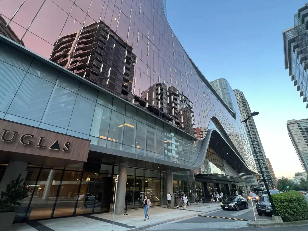 100+平方米超大套房vs北美中式酒店之巅峰,长周末游玩温哥华,哪家体验更出色? 100+平方米超大套房vs北美中式酒店之巅峰,长周末游玩温哥华,哪家体验更出色?