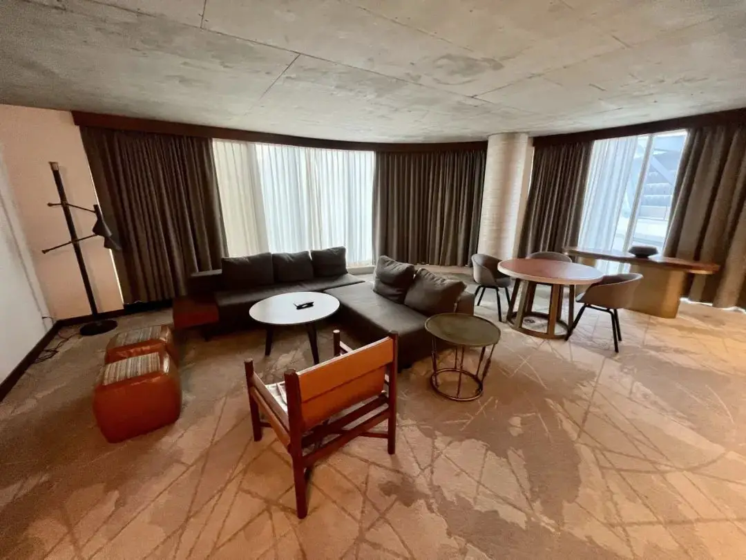 100+平方米超大套房vs北美中式酒店之巅峰,长周末游玩温哥华,哪家体验更出色? 100+平方米超大套房vs北美中式酒店之巅峰,长周末游玩温哥华,哪家体验更出色?