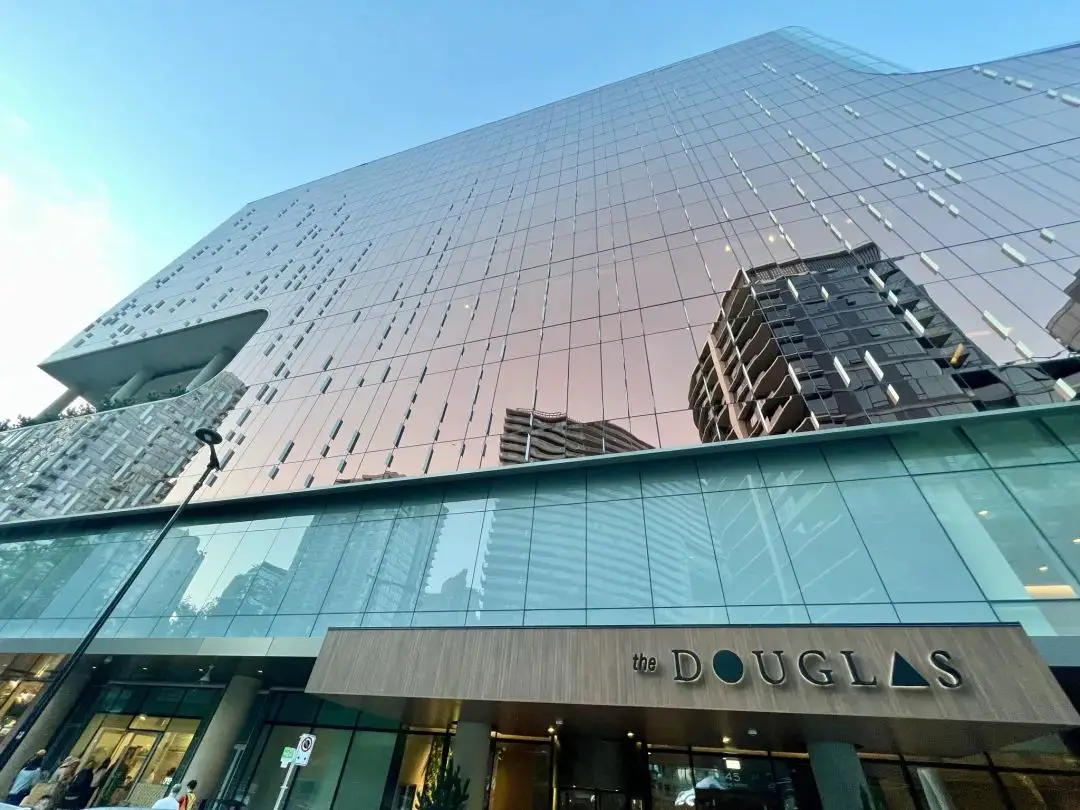 100+平方米超大套房vs北美中式酒店之巅峰,长周末游玩温哥华,哪家体验更出色? 100+平方米超大套房vs北美中式酒店之巅峰,长周末游玩温哥华,哪家体验更出色?