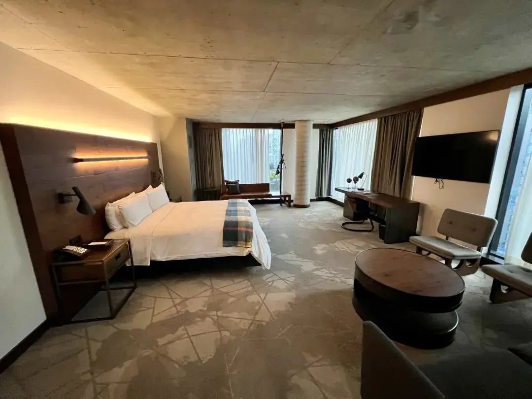 100+平方米超大套房vs北美中式酒店之巅峰,长周末游玩温哥华,哪家体验更出色? 100+平方米超大套房vs北美中式酒店之巅峰,长周末游玩温哥华,哪家体验更出色?