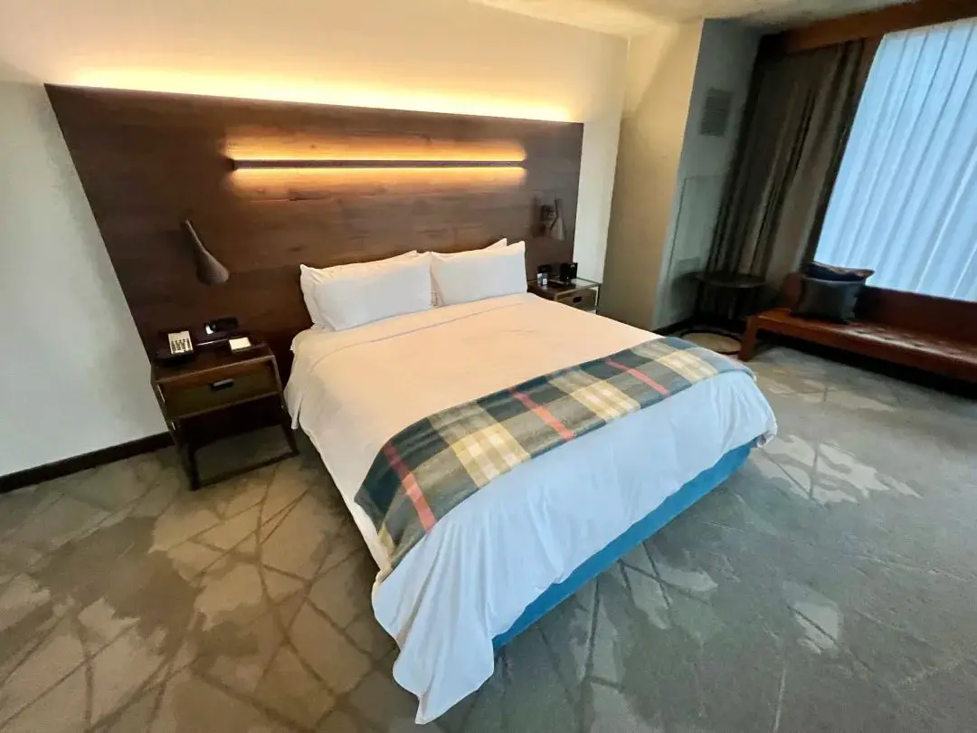 100+平方米超大套房vs北美中式酒店之巅峰,长周末游玩温哥华,哪家体验更出色? 100+平方米超大套房vs北美中式酒店之巅峰,长周末游玩温哥华,哪家体验更出色?