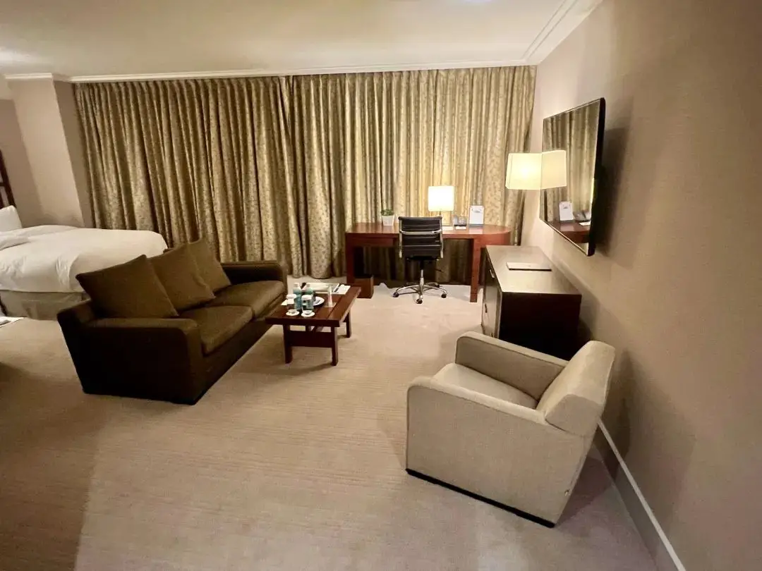 100+平方米超大套房vs北美中式酒店之巅峰,长周末游玩温哥华,哪家体验更出色? 100+平方米超大套房vs北美中式酒店之巅峰,长周末游玩温哥华,哪家体验更出色?