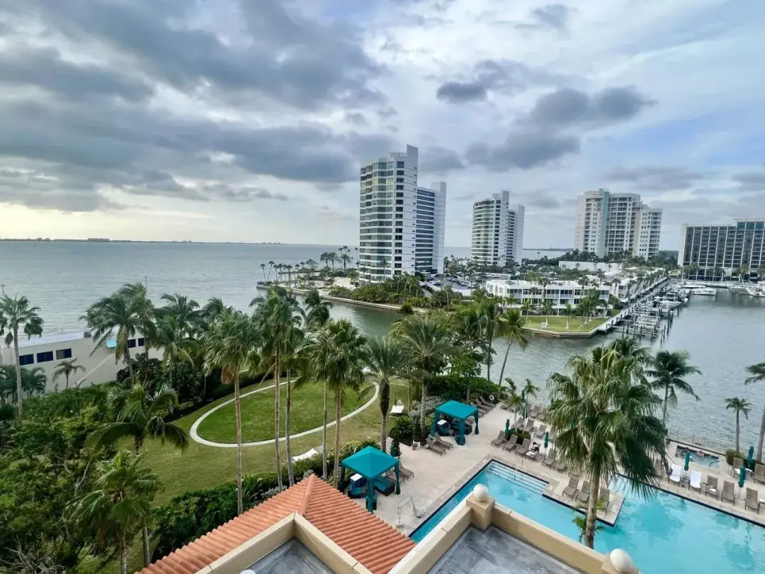 万豪40K免房券居然住到了水准不错的丽思卡尔顿，然而本来到手的套房没了……