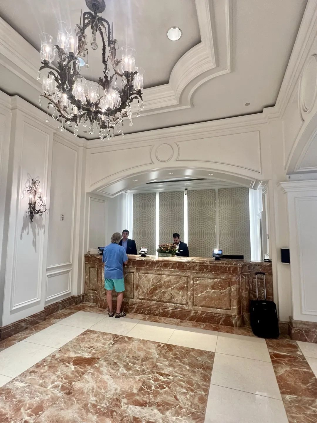 万豪40K免房券居然住到了水准不错的丽思卡尔顿，然而本来到手的套房没了……