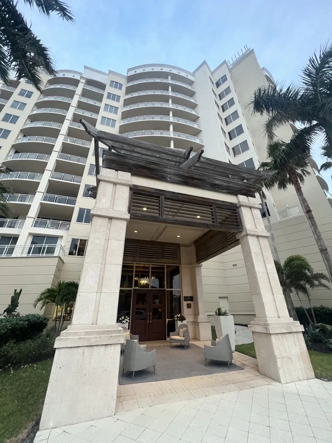 万豪40K免房券居然住到了水准不错的丽思卡尔顿，然而本来到手的套房没了……