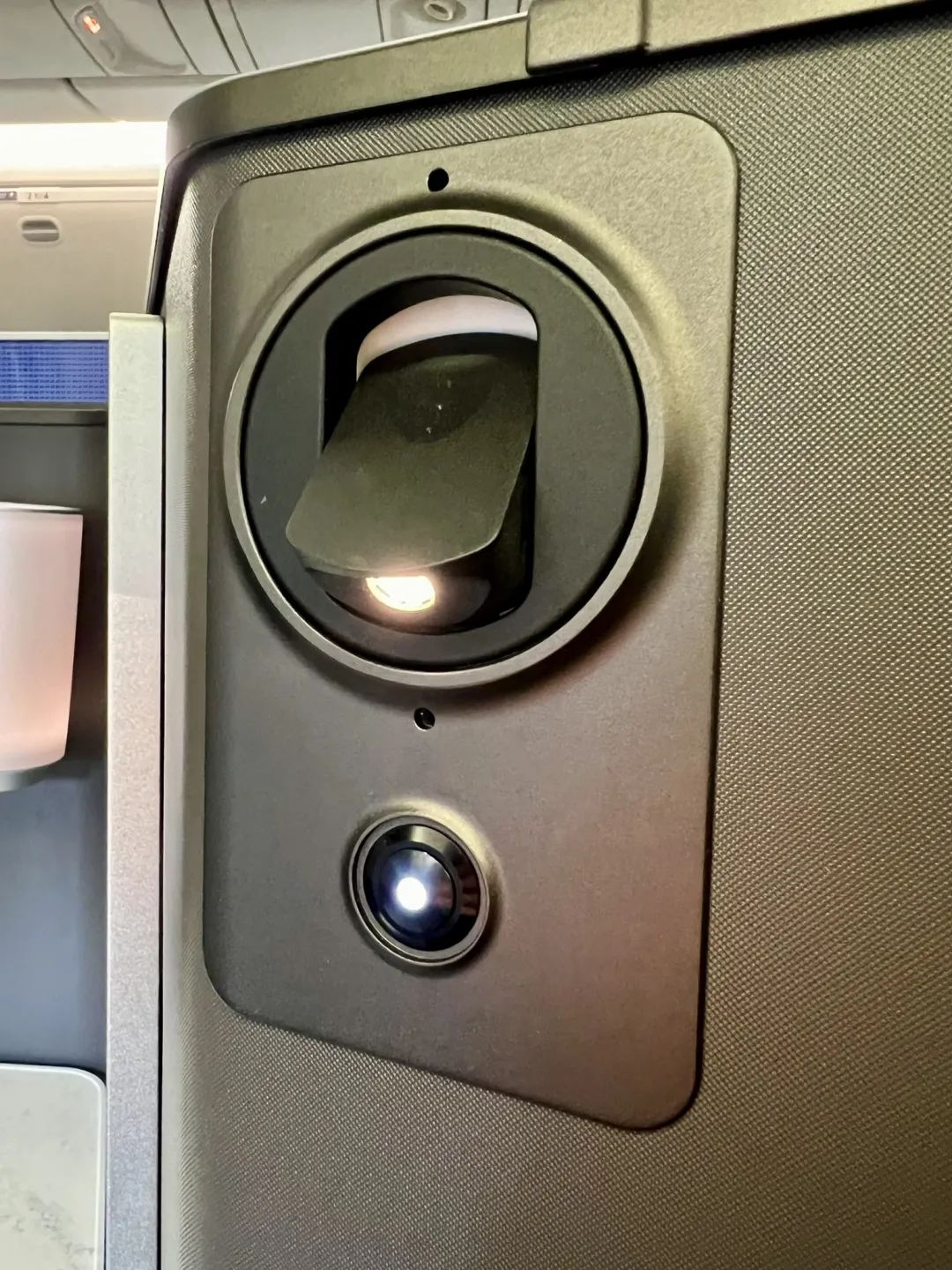 短途境内航班居然飞到了最佳B767商务舱，感恩这次终于没碰到降舱 / 坏座椅