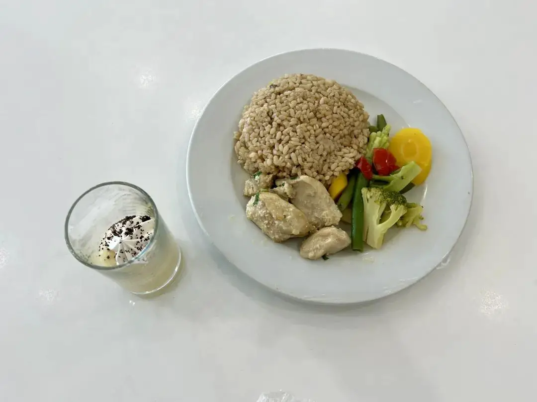 最奇葩的正反倒骑驴反鱼骨商务舱座位，哪家航司居然推出这种鬼才设计？