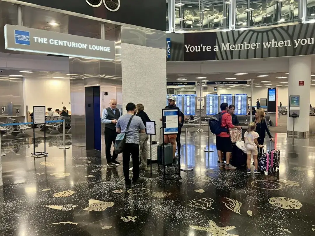 最奇葩的正反倒骑驴反鱼骨商务舱座位，哪家航司居然推出这种鬼才设计？