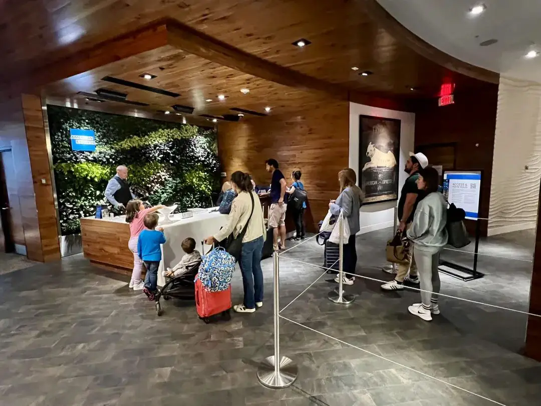 最奇葩的正反倒骑驴反鱼骨商务舱座位，哪家航司居然推出这种鬼才设计？