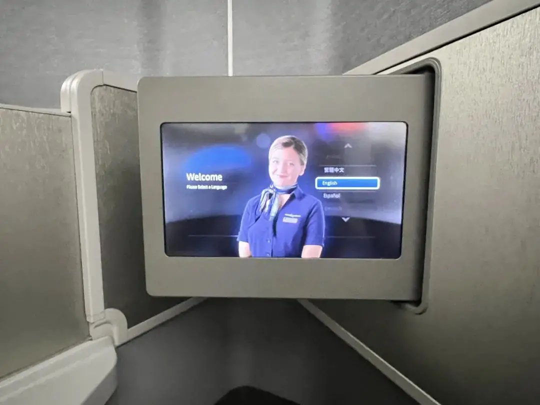 最奇葩的正反倒骑驴反鱼骨商务舱座位，哪家航司居然推出这种鬼才设计？