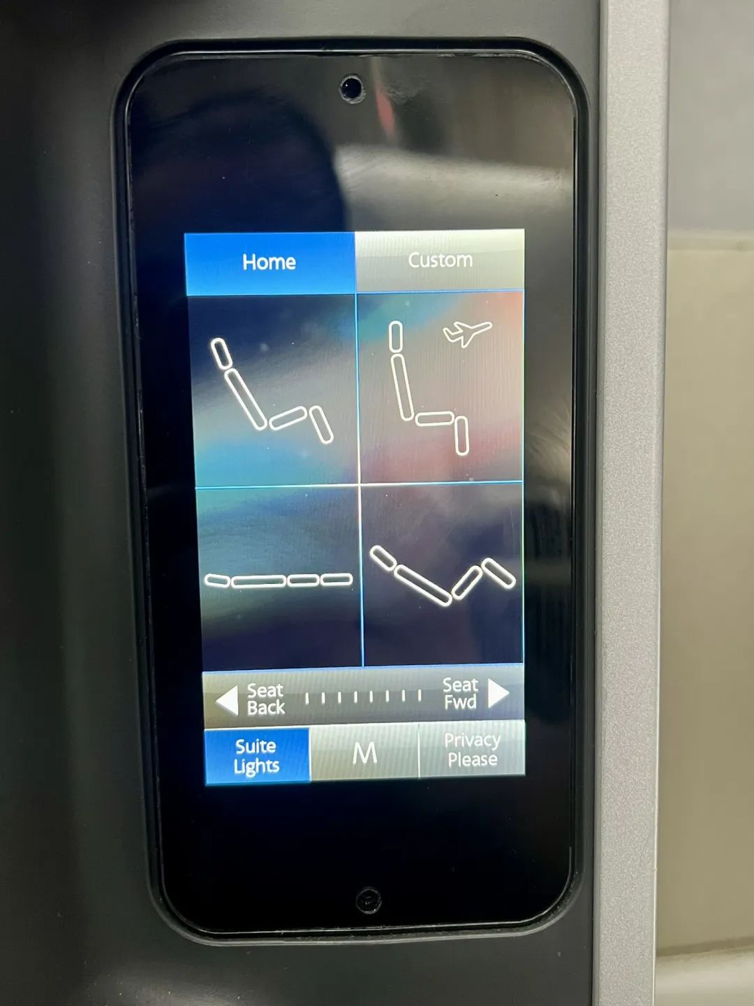 最奇葩的正反倒骑驴反鱼骨商务舱座位，哪家航司居然推出这种鬼才设计？