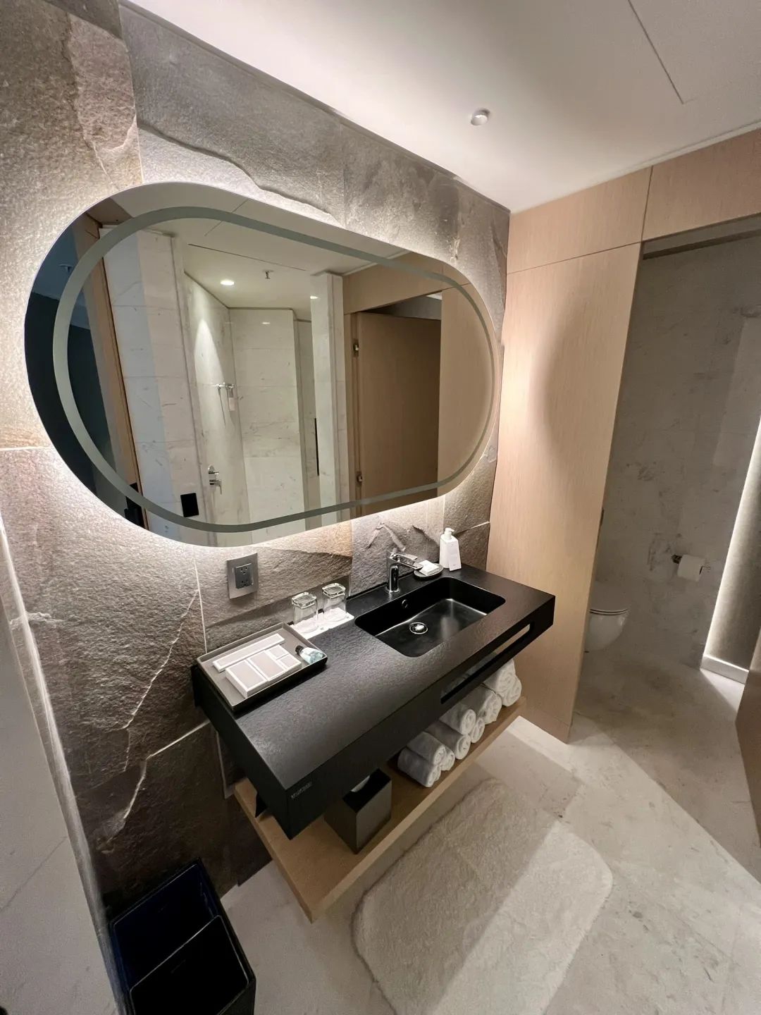 海景无敌但设计拉胯，不过Checkout之后还能洗澡让我没想到